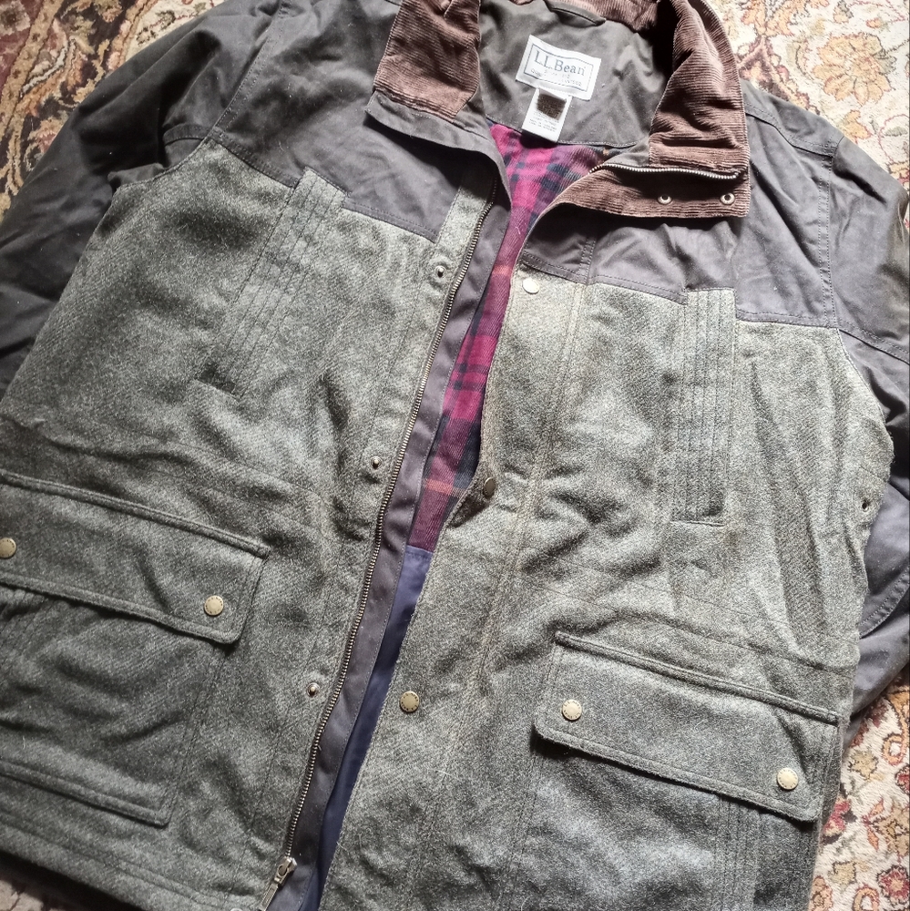 Men's Gray Jacket with Brown Accents